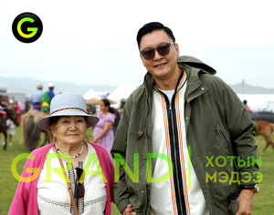 Бамбархүүгийн хөгжимчин ээж